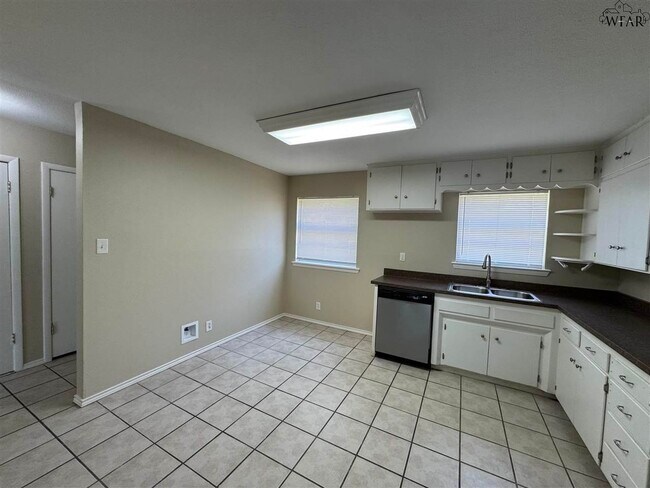 Building Photo - 4105 Aspen St