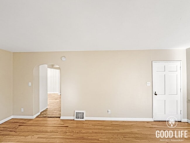 Building Photo - Charming 3-Bedroom Anaheim Home Featuring Private Backyard & 2 Car Garage