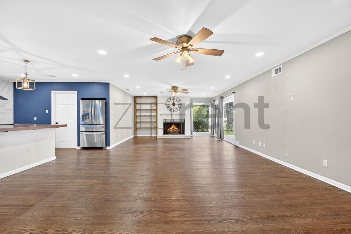 Building Photo - 1610 N Ave