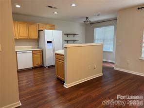 Building Photo - 8763 Robinson Forest Dr