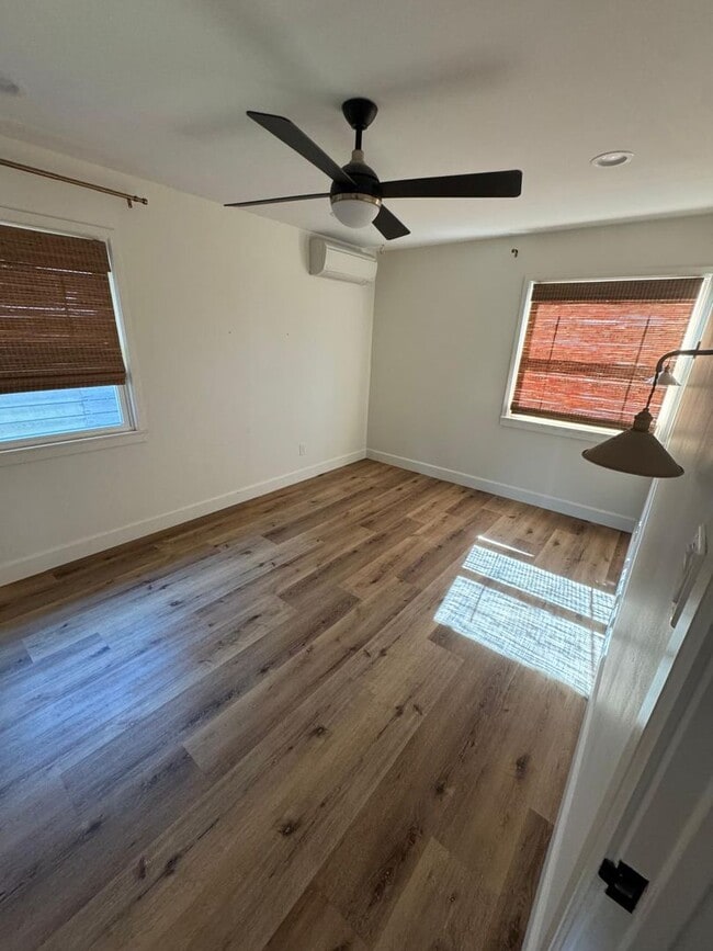 Building Photo - 3 Bedrooms 2 baths house fully remodeled.