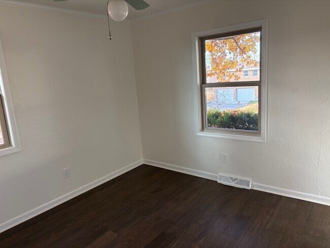 Building Photo - 18377 Pleasant View Dr