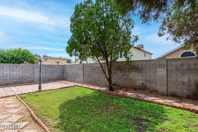 Building Photo - 3013 E Bluefield Ave