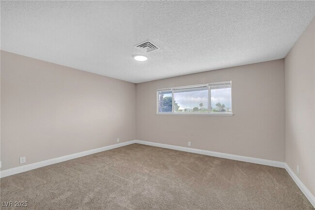 Building Photo - 4431 El Campana Way