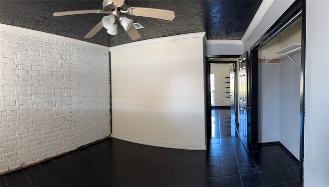 Building Photo - 15335 Buckle Ln