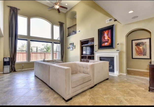 Building Photo - 922 Ruby Dr