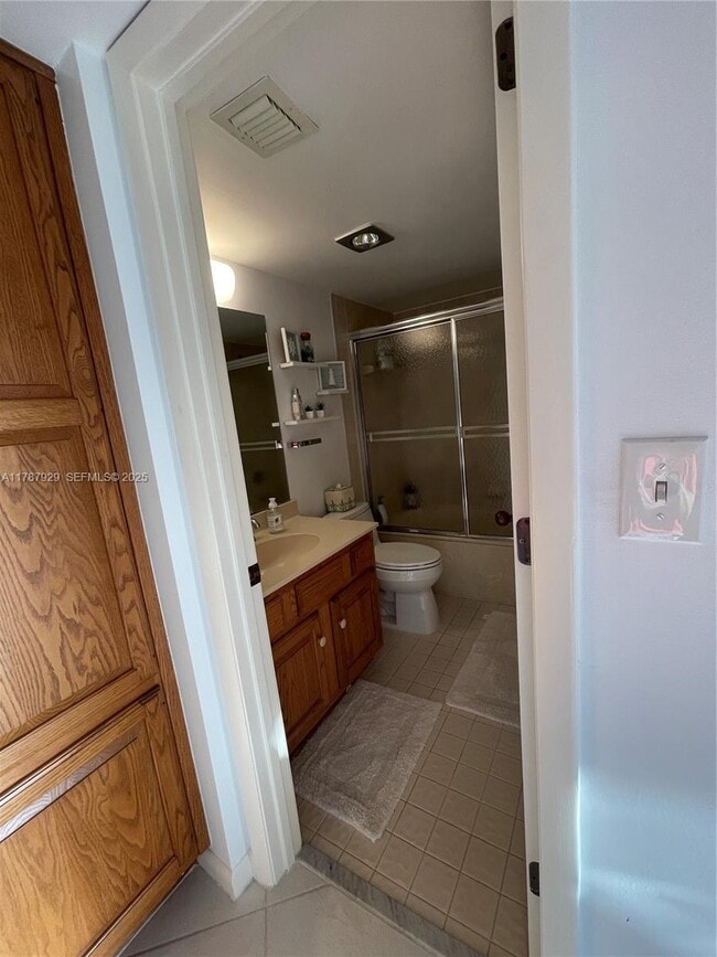 Building Photo - 5047 N Hwy A1A