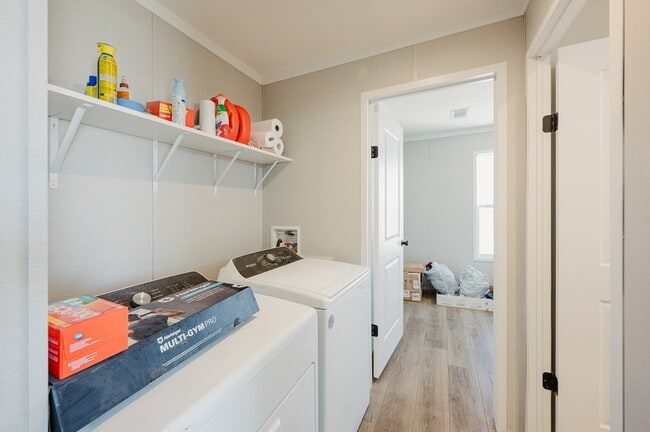 Building Photo - 13507 W County Rd 171