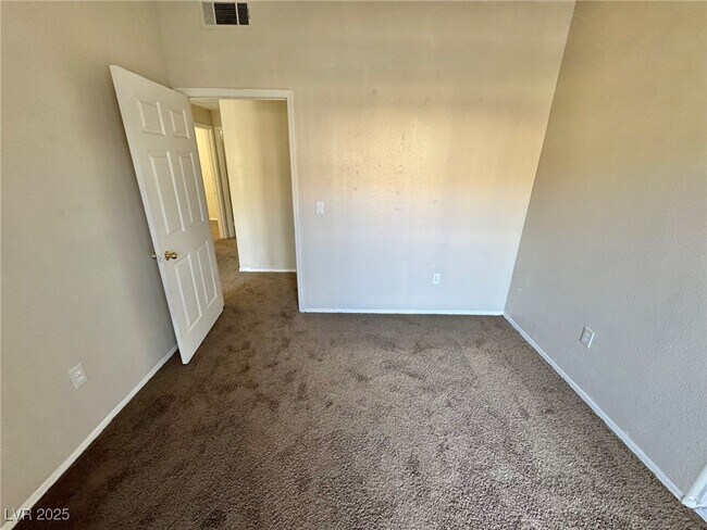 Building Photo - 2112 Calville St