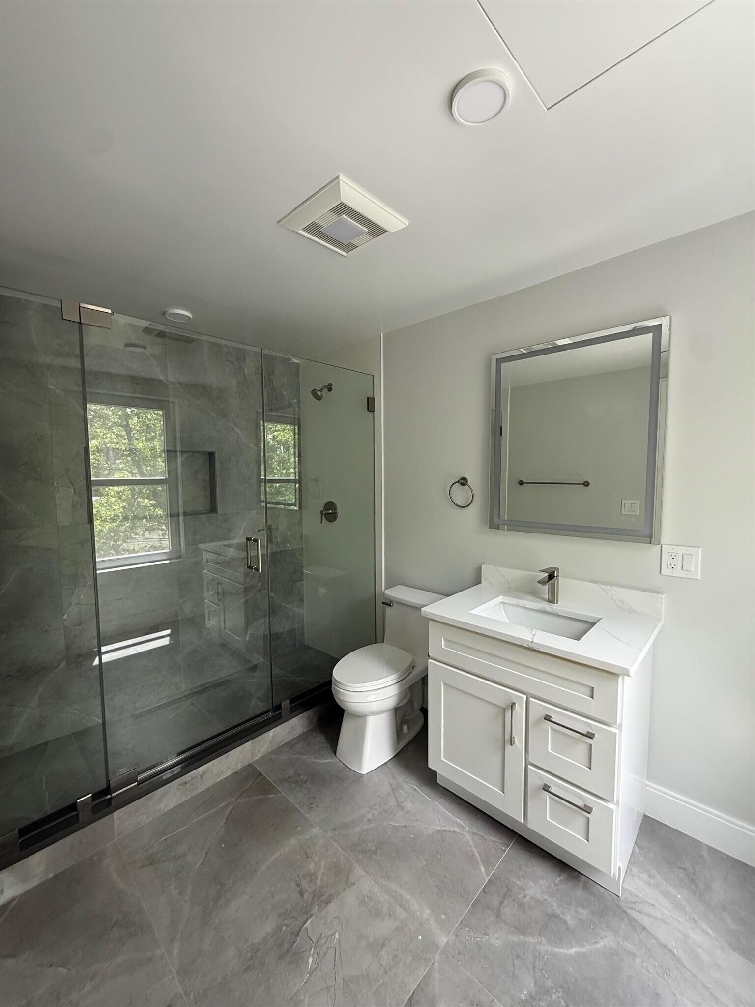 Building Photo - 37 Gore St