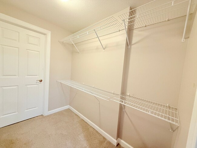 Building Photo - Photos Coming Soon – 3 Bedroom, 3.5 Bathro...