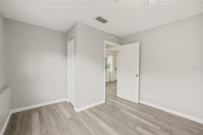 Building Photo - 4350 1st Ave S