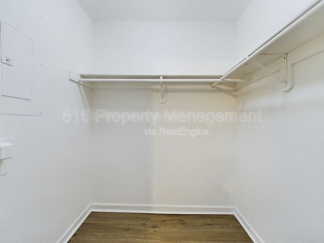 Building Photo - 3024 Flora Ave