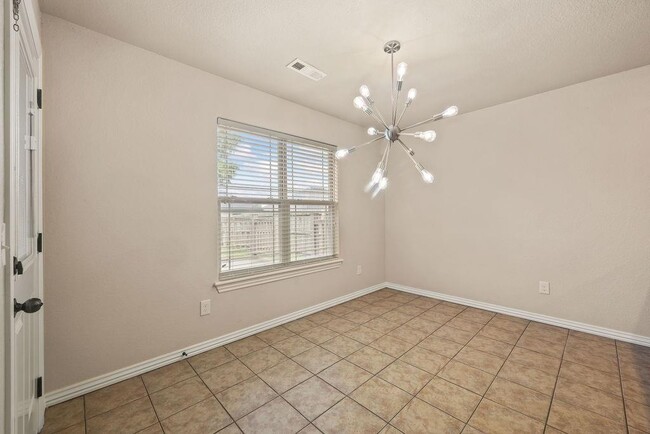 Building Photo - 1809 SW Sequoia St