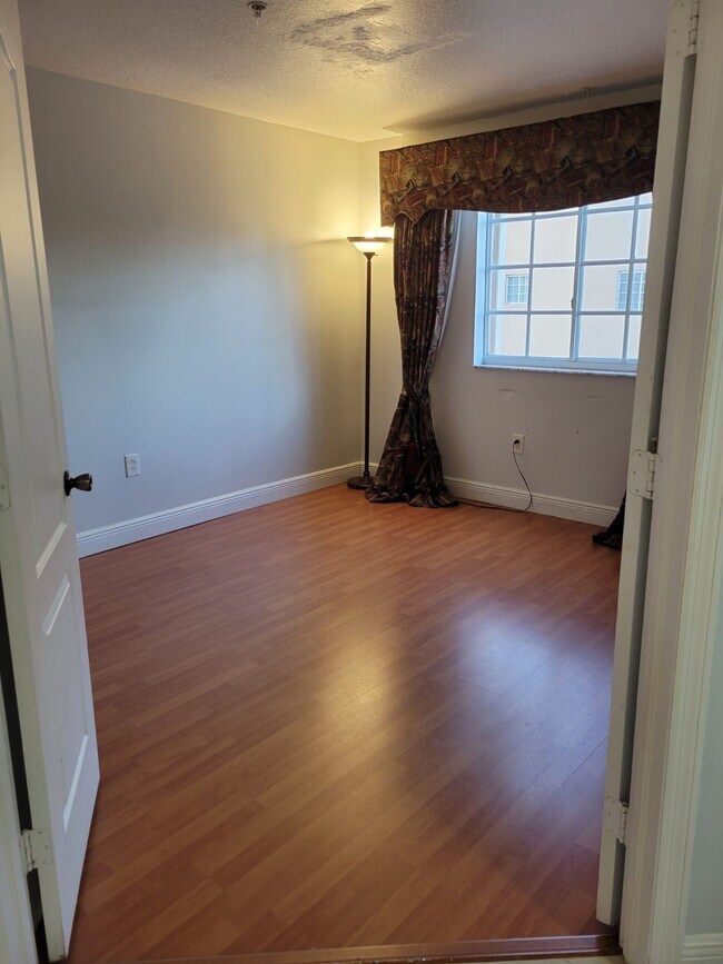 DORMITORIO PRINCIPAL - 17405 NW 75th Pl