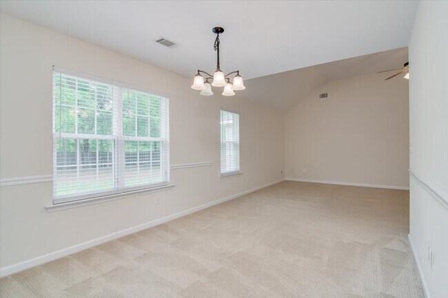 Building Photo - 1242 Watsonia Dr