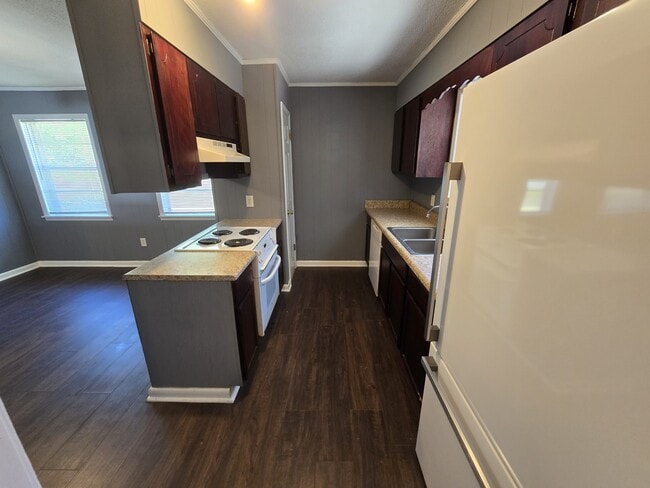 Building Photo - 408 S Orange Edwards Blvd