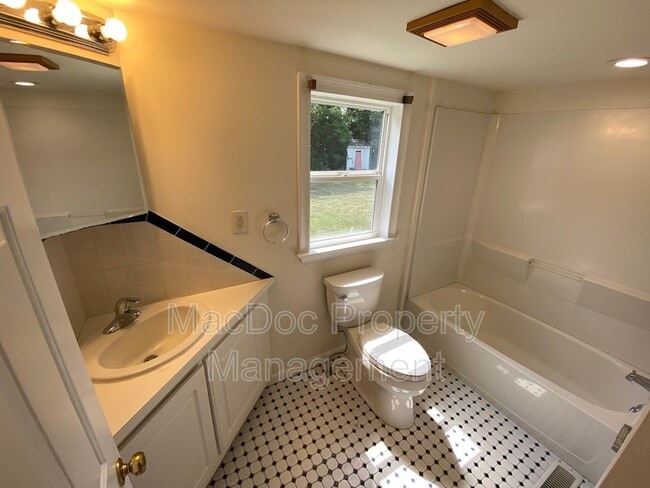 Building Photo - 1412 Princess Anne St