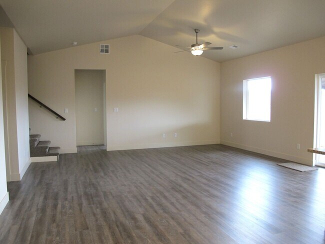 Building Photo - 431 San Juan St