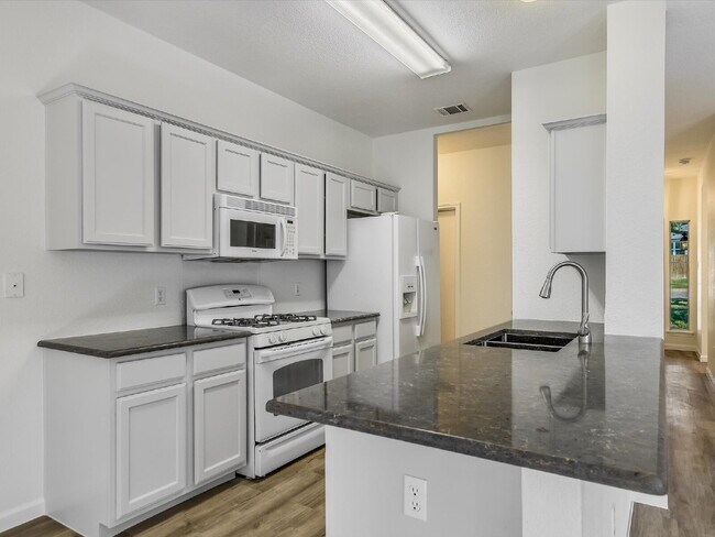 Building Photo - 1102 Brashear Ln