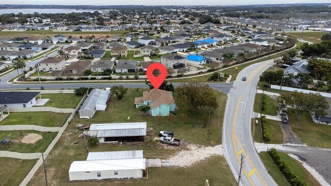 Building Photo - 4955 Old Lucerne Park Rd
