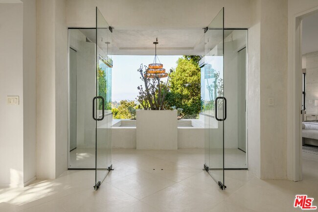 Building Photo - 8896 Lookout Mountain Ave