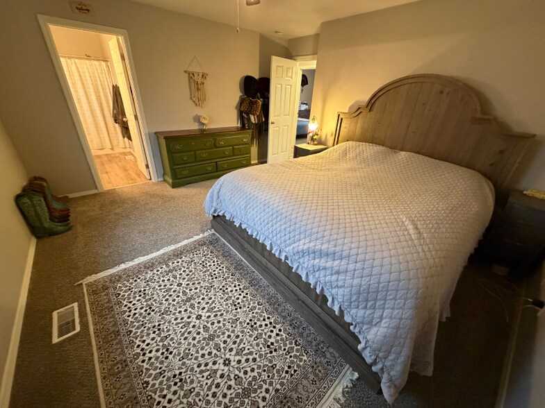 Building Photo - 1740 Peregrine Dr