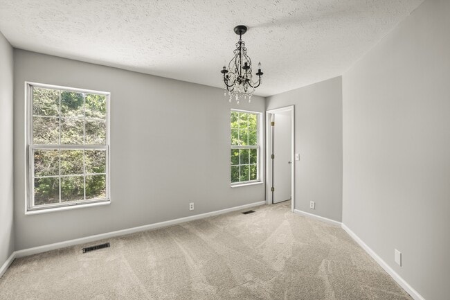 Building Photo - 3127 Creekview Ln