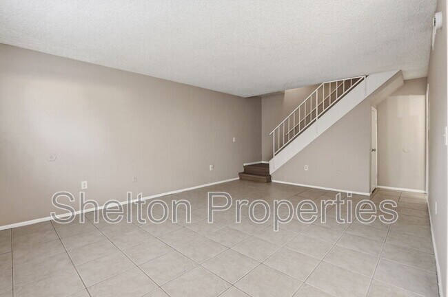 Building Photo - 860 E Brown Rd