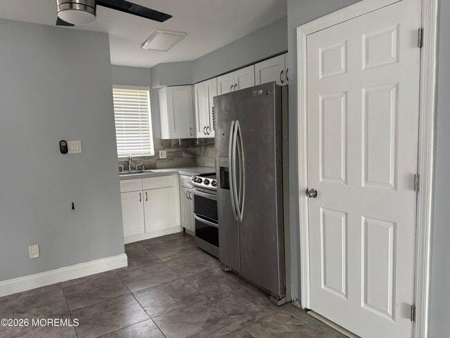 Building Photo - 660 Tara Dr