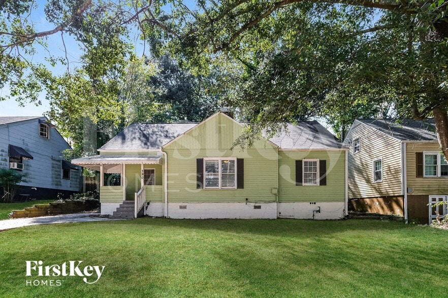 Primary Photo - 390 Hillside Dr SW