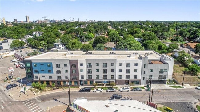 Building Photo - 2220 Webberville Rd