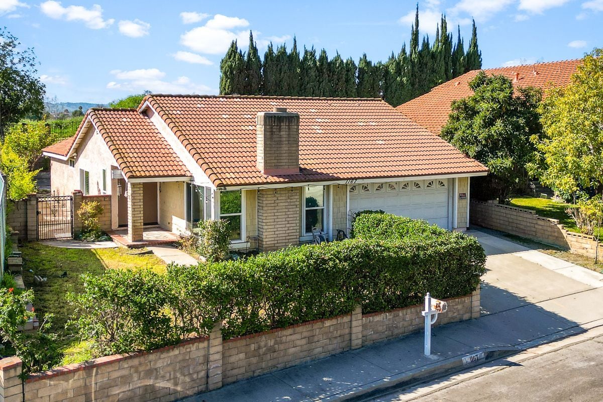 Building Photo - 1167 Tierra Luna