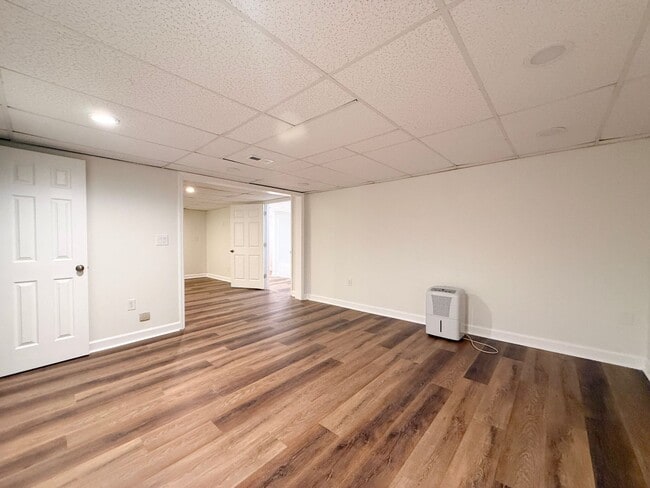 Building Photo - Private 5-Bedroom Dream Home with Creek, Pond & 3 Levels of Living Space