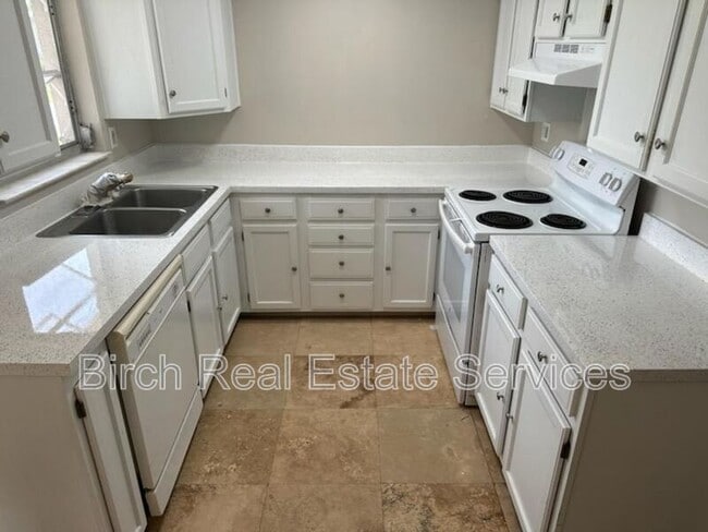 Building Photo - 2034 Peggy Dr