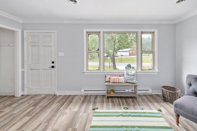 Building Photo - 10511 Lunswood Rd