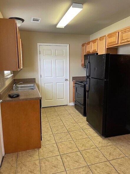Building Photo - 33 Drews Way
