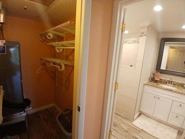 Building Photo - 10350 Imperial Point Dr W