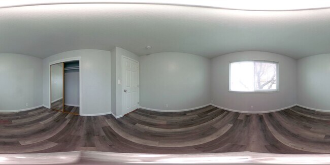 Building Photo - Upstairs 2 Bedroom/1 Bath Apartment with Garage in Charming and Well Maintained Four-Plex