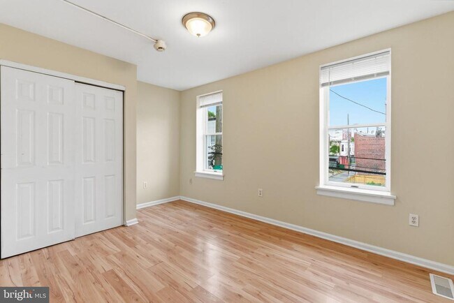 Building Photo - 1817 N Gratz St