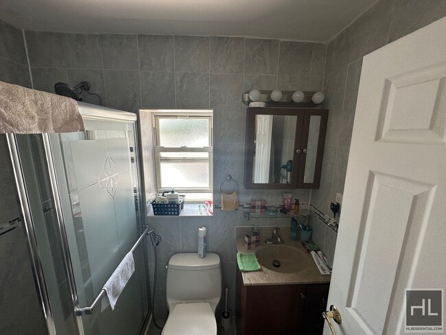 Building Photo - 65 PLACE