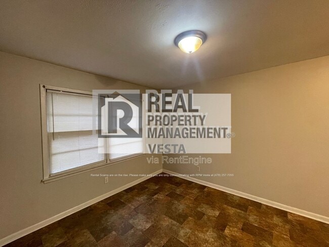 Building Photo - 102 Hope Pl