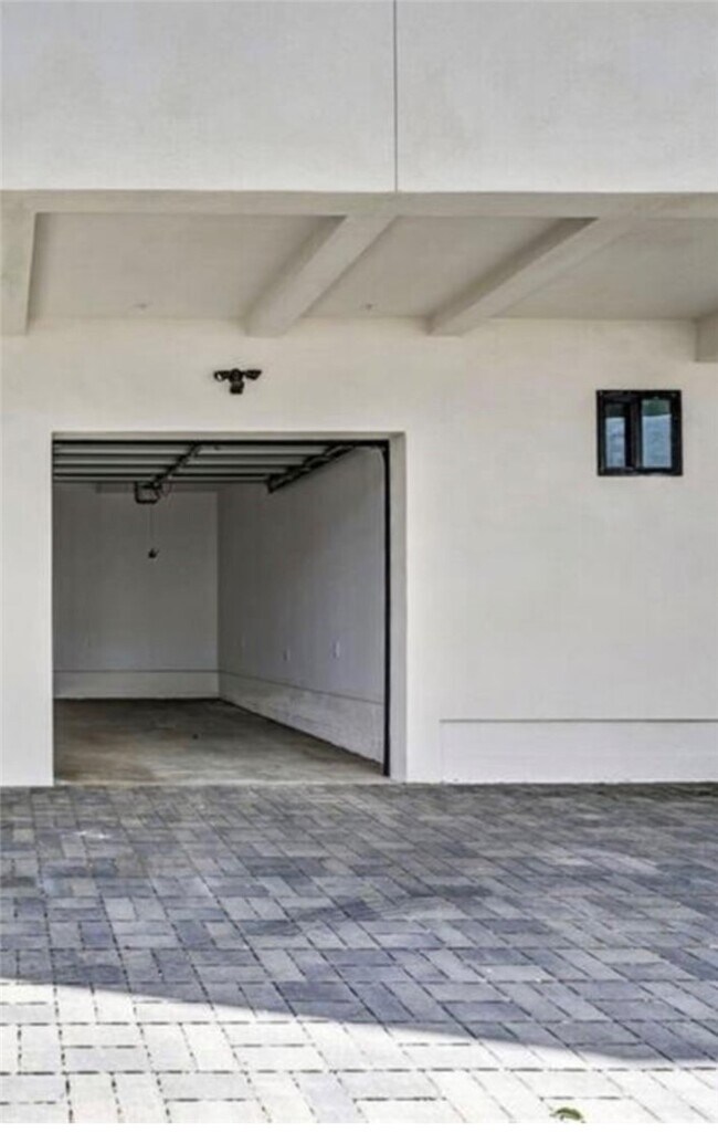 Building Photo - 4643 W 18th St