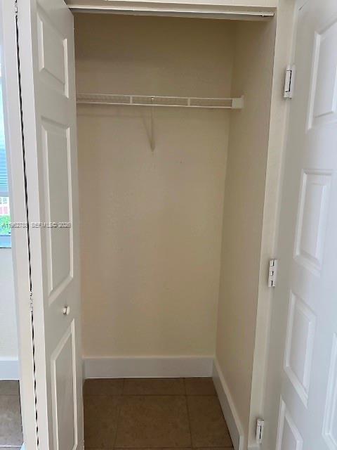 Building Photo - 2811 N Oakland Forest Dr