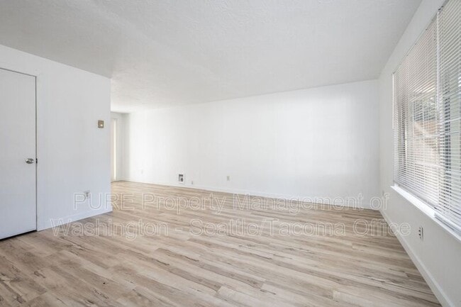 Building Photo - 6415 151st St NW