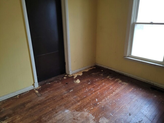 Building Photo - 203 W Lindell St