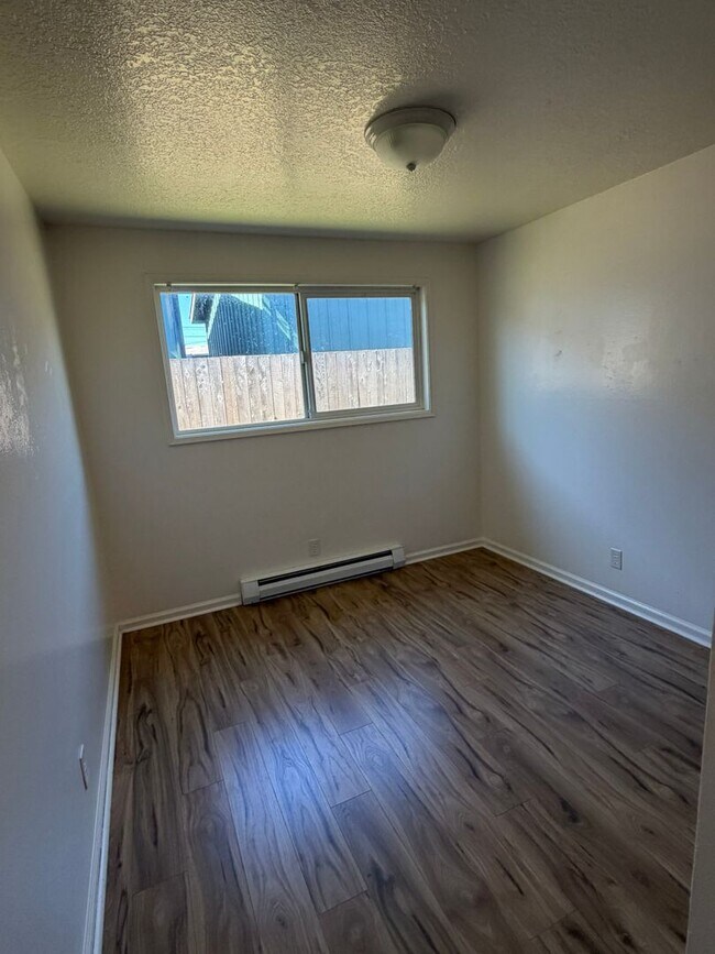 Building Photo - 2154 Everett-A 131-AA