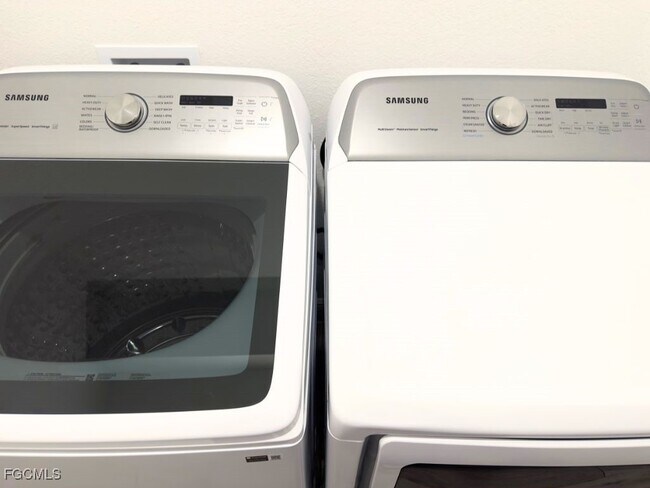 Building Photo - 8033 Melody Cir