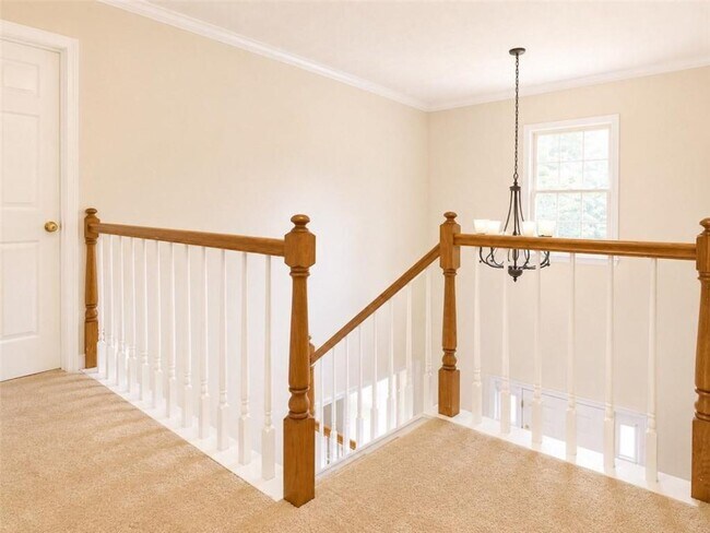 Building Photo - 1630 Green Oak Cir NW