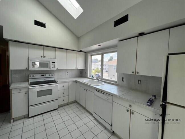 Primary Photo - 63 Thomas St